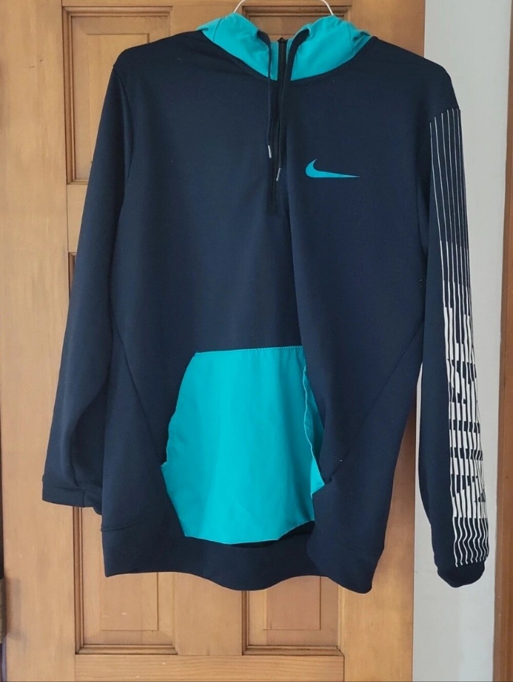 Nike Dri Fit Hoodie Size L